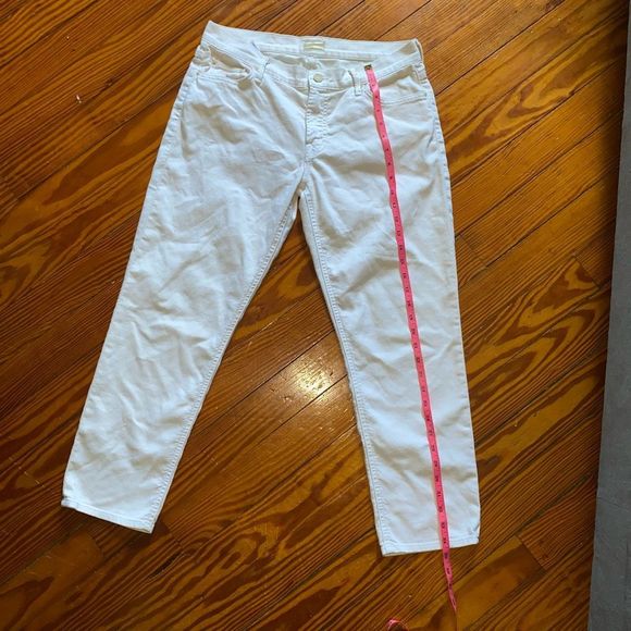 Mother Jeans The Drop Out Soft Focus in Almond White Jeans, Size 28, MSRP $228 - Picture 13 of 15